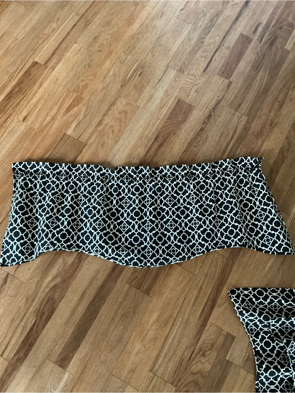 Waverly Black and White Lattice Print Mini